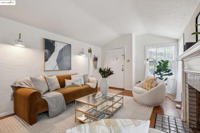 1128 Evelyn Ave, Albany CA: https://media.crmls.org/mediaz/a3571706-12bb-452a-a7a3-fe7f29211728.jpg