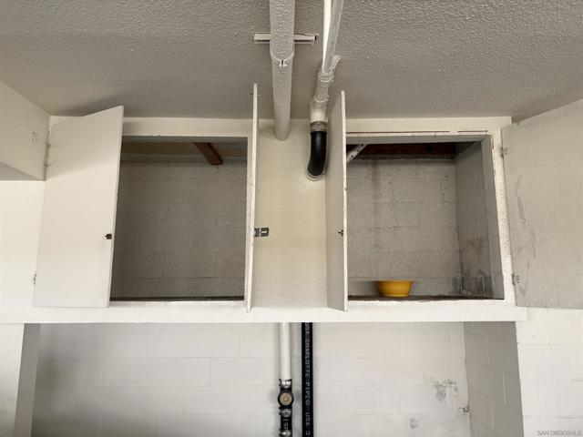 374 ORANGE AVE, Coronado CA: https://media.crmls.org/mediaz/a357522f-b16b-4173-b74c-4c8cf3bd32d7.jpg