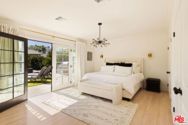 13128 Hartsook Street, Sherman Oaks CA: https://media.crmls.org/mediaz/a357660e-09f6-44a1-9ec9-91579775b48b.jpg