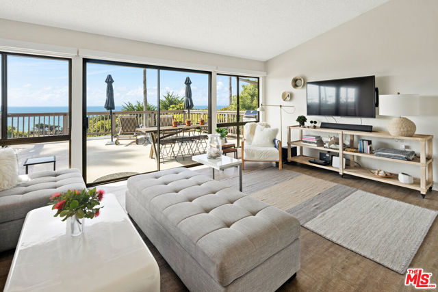 11813 Ellice Street, Malibu CA: https://media.crmls.org/mediaz/a358918f-2756-4e93-ab60-fc8144119a2f.jpg