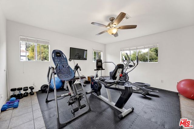 28461 Driver Avenue, Agoura Hills CA: https://media.crmls.org/mediaz/a358cde2-3879-480e-8f02-75bc8f432ec3.jpg