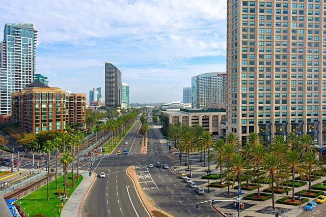 700 W Harbor Dr, San Diego CA: https://media.crmls.org/mediaz/a35905ca-2722-4526-a108-0fda7b497c51.jpg