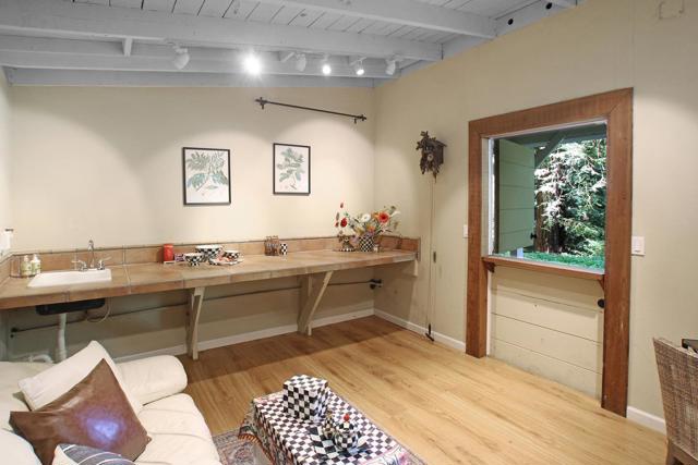 350 Grandview Drive, Woodside CA: https://media.crmls.org/mediaz/a3591026-1271-4149-b92d-e095d03bb182.jpg
