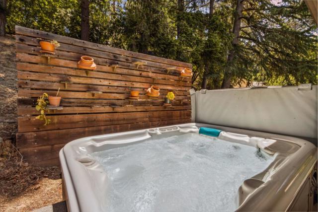 24895 Skyland Road, Los Gatos CA: https://media.crmls.org/mediaz/a3593b72-ea1d-4578-86d5-b4b794f53107.jpg