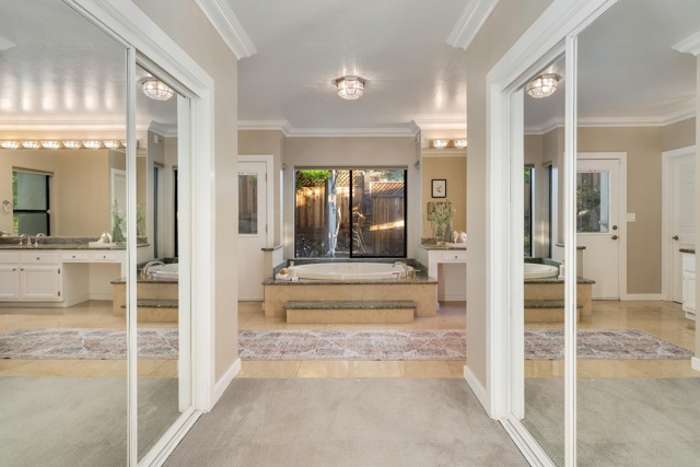 13 Kemp Ct, Alamo CA: https://media.crmls.org/mediaz/a3599076-2e41-418c-80b7-886db14a2db0.jpg