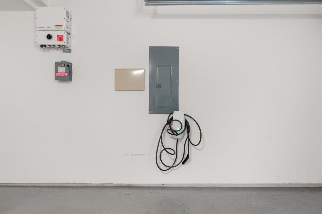 https://media.crmls.org/mediaz/a35a396a-420f-4bf6-bf29-3de825887bcc.jpg?preset=X-Large