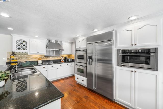 639 Canyon Crest Rd East, San Ramon CA: https://media.crmls.org/mediaz/a35a6176-60a5-47d0-b902-195c29a2ddd6.jpg