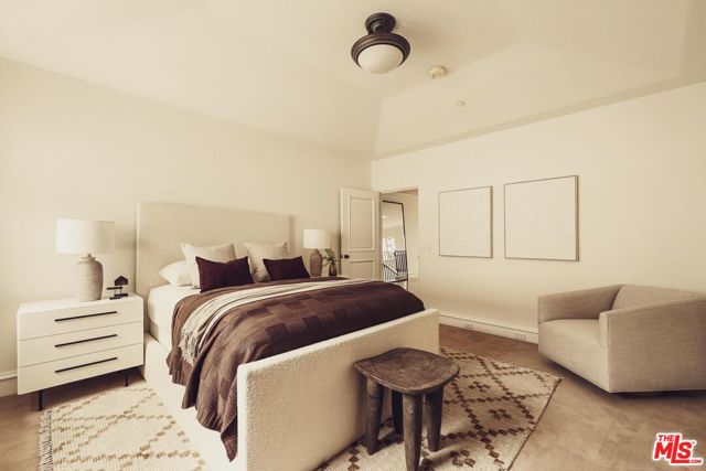 223 24th Street, Santa Monica CA: https://media.crmls.org/mediaz/a35a61f2-99d8-475d-90d5-3ec9f463a205.jpg