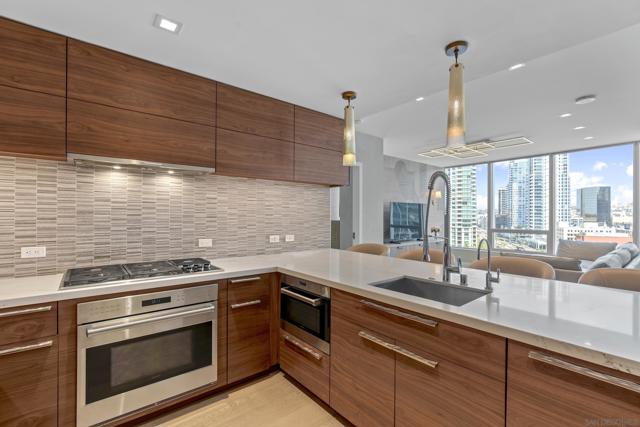 888 W E Street, San Diego CA: https://media.crmls.org/mediaz/a35a9509-0f63-4921-aad0-c6192f333ccc.jpg