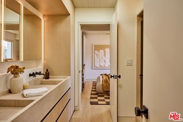 23515 Malibu Colony Road, Malibu CA: https://media.crmls.org/mediaz/a35be63a-67a0-4e87-941c-b0ddb6d7dfaa.jpg