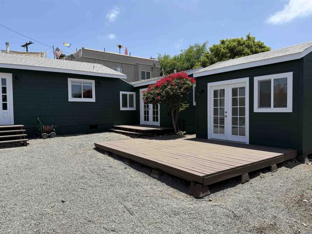 4007 Manzanita Drive, San Diego CA: https://media.crmls.org/mediaz/a35dda82-6388-48a4-ad67-bc9d05836e55.jpg