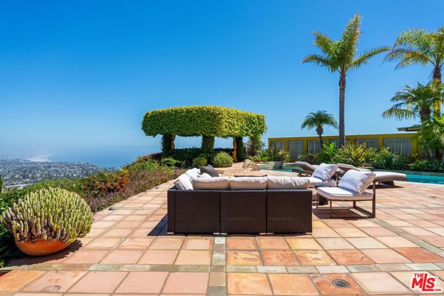 Drew Fenton | 1058 Vista Grande Drive Pacific Palisades CA | MLS: 7137758