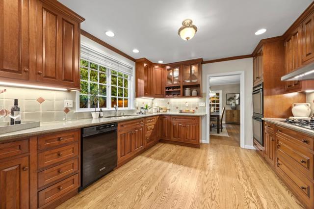 4040 Valente Court, Lafayette CA: https://media.crmls.org/mediaz/a35f4fcf-d545-429b-a9b7-501295004716.jpg