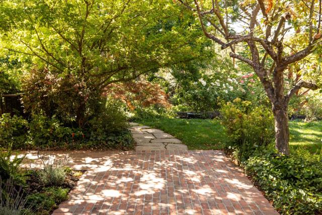 23480 Ravensbury Avenue, Los Altos Hills CA: https://media.crmls.org/mediaz/a36033a6-85a0-4afa-82f2-a5d9762fab97.jpg