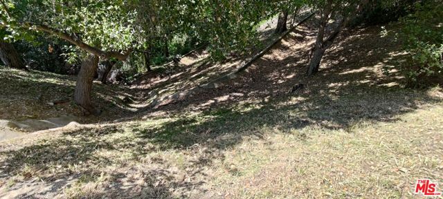 0 Bayberry Drive, Glendale CA: https://media.crmls.org/mediaz/a3607174-639f-4be9-ade5-d6ad83a47f97.jpg