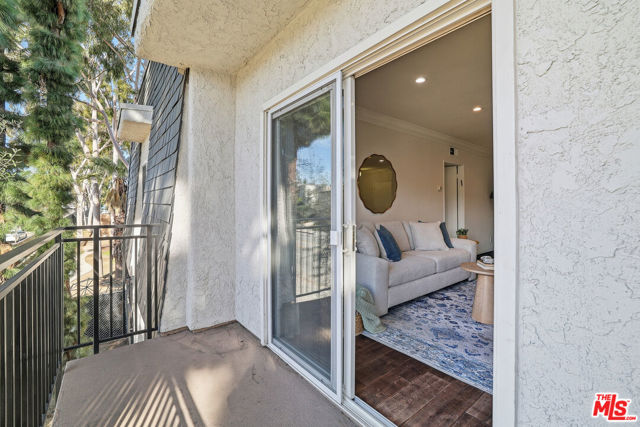 5252 Coldwater Canyon Avenue, 215 photo 7