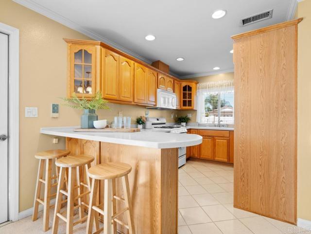 Detail Gallery Image 7 of 27 For 10020 Stanley Ct, Santee,  CA 92071 - 4 Beds | 2 Baths