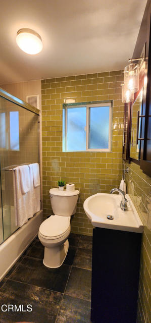 Detail Gallery Image 11 of 33 For 475 Rustic Dr, Los Angeles,  CA 90065 - 3 Beds | 3/1 Baths