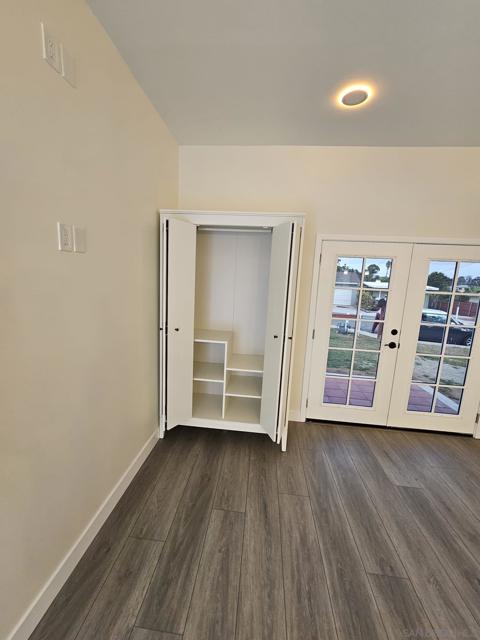 Image 5 of 14 For 2702 Grove St  04