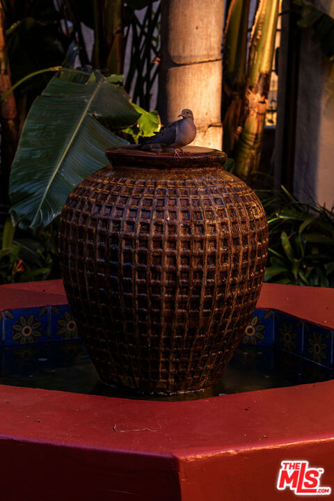 https://media.crmls.org/mediaz/a36437f1-db0b-4917-b968-1cd4c8558d83.jpg?preset=X-Large
