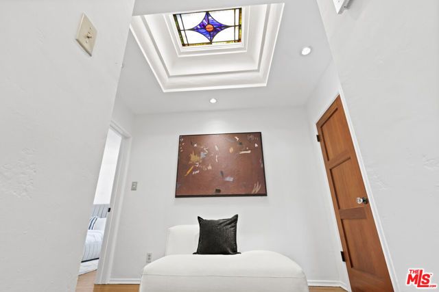 1335 S Sierra Bonita Avenue, Los Angeles CA: https://media.crmls.org/mediaz/a3654da8-b01c-4ddc-94d7-2455f320a121.jpg