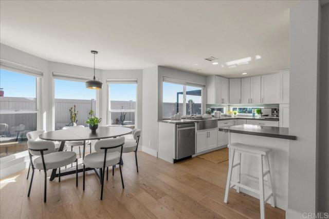 Detail Gallery Image 11 of 37 For 7310 Esfera St, Carlsbad,  CA 92009 - 4 Beds | 3 Baths