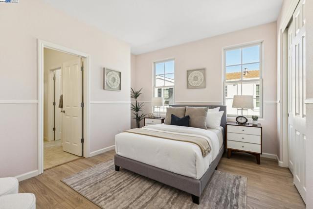 5 Cornelius Sq, Alameda CA: https://media.crmls.org/mediaz/a36722d8-8557-4873-ad3e-b5d0f990b261.jpg