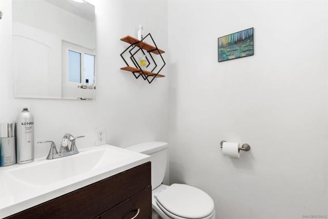 750 Fern St, Escondido CA: https://media.crmls.org/mediaz/a3672d47-b7ae-4716-b0cc-450571841f95.jpg