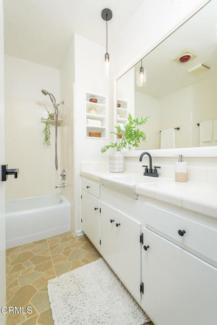 Detail Gallery Image 12 of 51 For 4920 Lowell Ave, Glendale,  CA 91214 - 4 Beds | 2 Baths