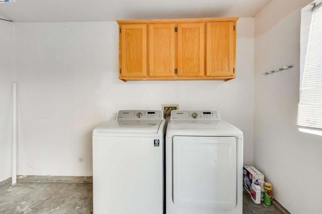 4579 Mangrove Dr, Dublin CA: https://media.crmls.org/mediaz/a368630d-82cd-4c54-aec2-2f36d8651b90.jpg