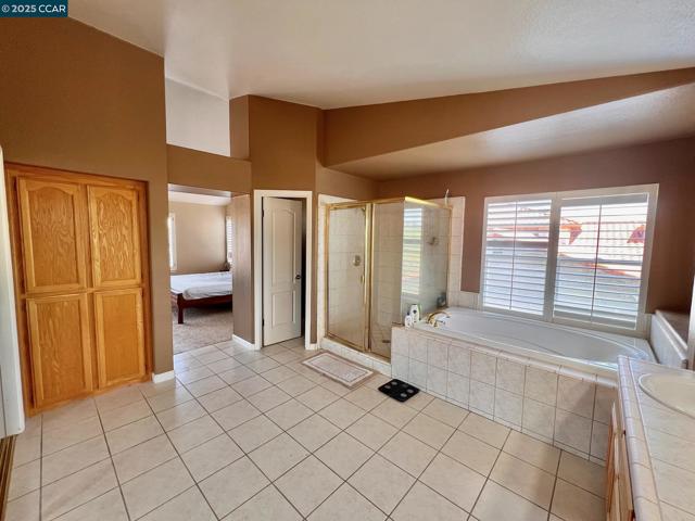 1161 Torrey Pines Place, Clayton CA: https://media.crmls.org/mediaz/a368bcf6-a809-490f-b4ed-8a4d2003ece2.jpg