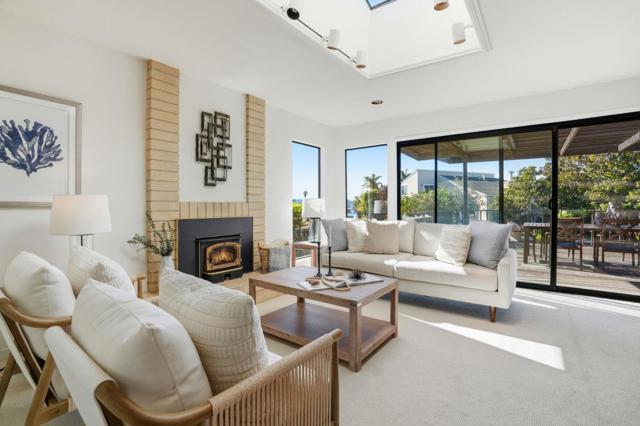 1190 Flying Fish Street, Foster City CA: https://media.crmls.org/mediaz/a368fc10-98ad-4dc7-bd34-edfc6873746d.jpg