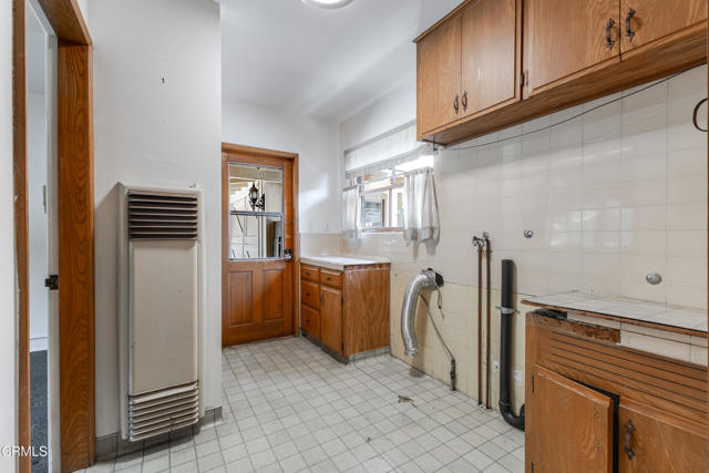 887 Vallombrosa Drive, Pasadena CA: https://media.crmls.org/mediaz/a369441f-a337-4900-a26d-066d66750b45.jpg