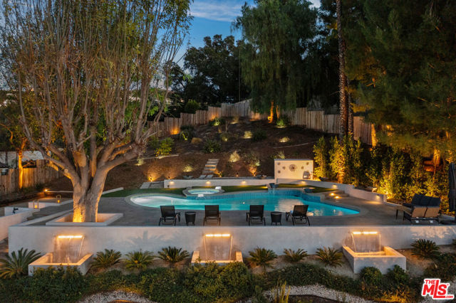 4430 Natoma Avenue, Woodland Hills CA: https://media.crmls.org/mediaz/a36a686b-6196-442f-9c31-1632852e2582.jpg