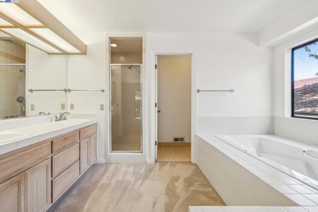 208 Heritage Ln, Pleasanton CA: https://media.crmls.org/mediaz/a36a8466-0d6d-43c9-942b-c853d05ee027.jpg