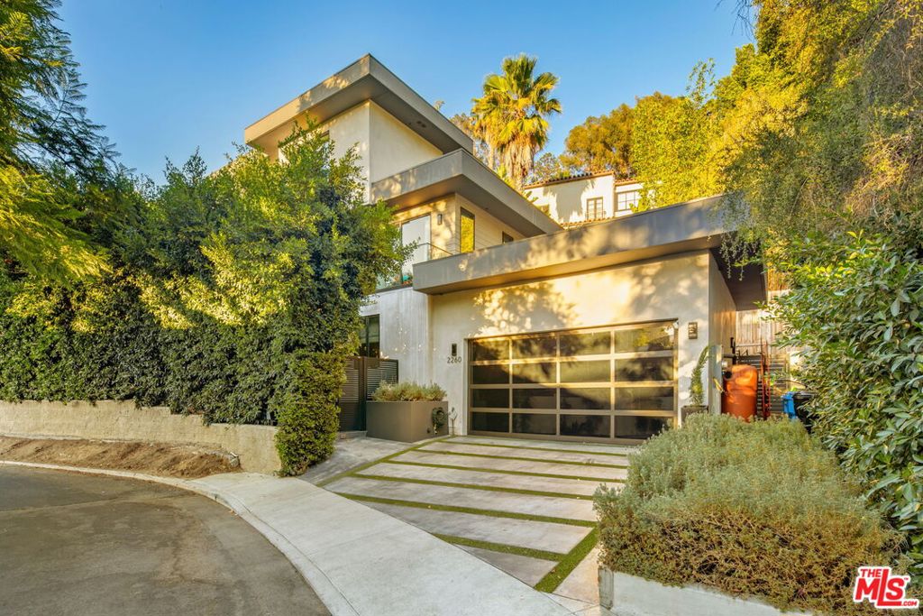 2260 Alcyona Drive — image 1