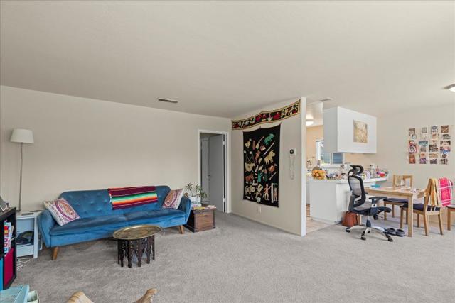 933 Florence Lane, Menlo Park CA: https://media.crmls.org/mediaz/a36aaa72-2d3e-476a-ab0b-997fa9ffe587.jpg