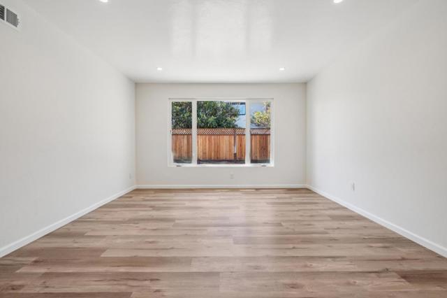 700 Gull Avenue, Foster City CA: https://media.crmls.org/mediaz/a36b2276-9ae4-47ea-bca7-ea66a2d4ba6e.jpg