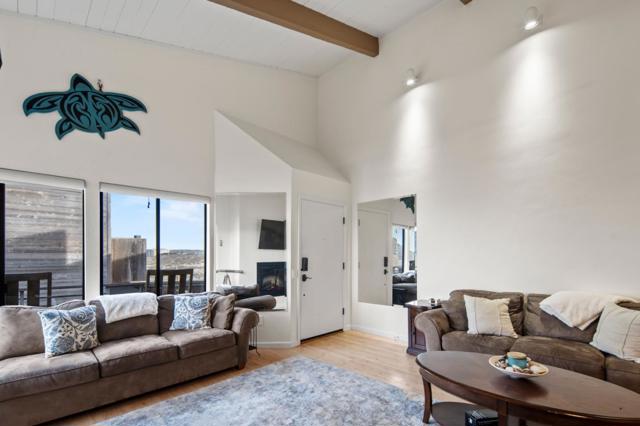 1 Surf Way, Monterey CA: https://media.crmls.org/mediaz/a36b9b29-3d91-496f-88ac-6c6309352465.jpg
