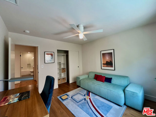 6435 Innsdale Drive, Los Angeles CA: https://media.crmls.org/mediaz/a36bac24-a56f-45e7-abfc-5da7d71173aa.jpg