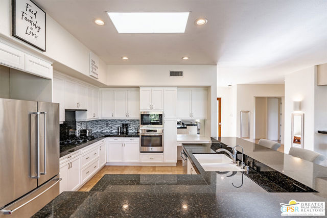 55586 Southern, La Quinta CA: https://media.crmls.org/mediaz/a36c35ae-864b-440b-bb4b-cd7b92aded07.jpg