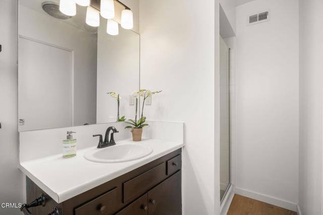 2247 Camilar Drive, Camarillo CA: https://media.crmls.org/mediaz/a36d1118-53aa-423b-9d56-7d57387180e7.jpg
