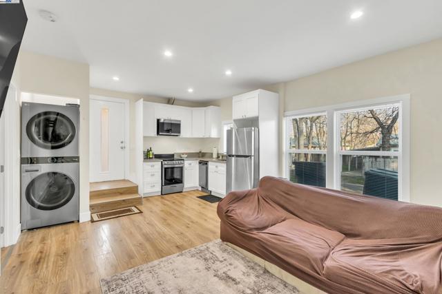 Image 36 of 60 For 207 D St Roseville