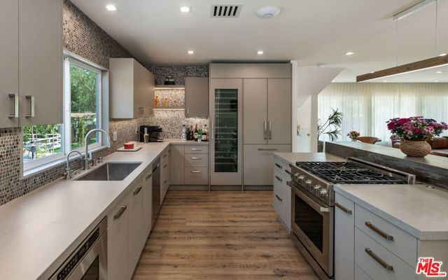 10555 Art Street, Sunland CA: https://media.crmls.org/mediaz/a36dc840-49d3-46cf-8653-6e7e98f461ec.jpg