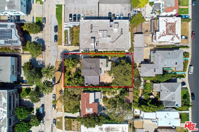 728 S Windsor Boulevard, Los Angeles CA: https://media.crmls.org/mediaz/a36dcd1f-2b0a-49a8-a0a6-b2ae39c07df1.jpg