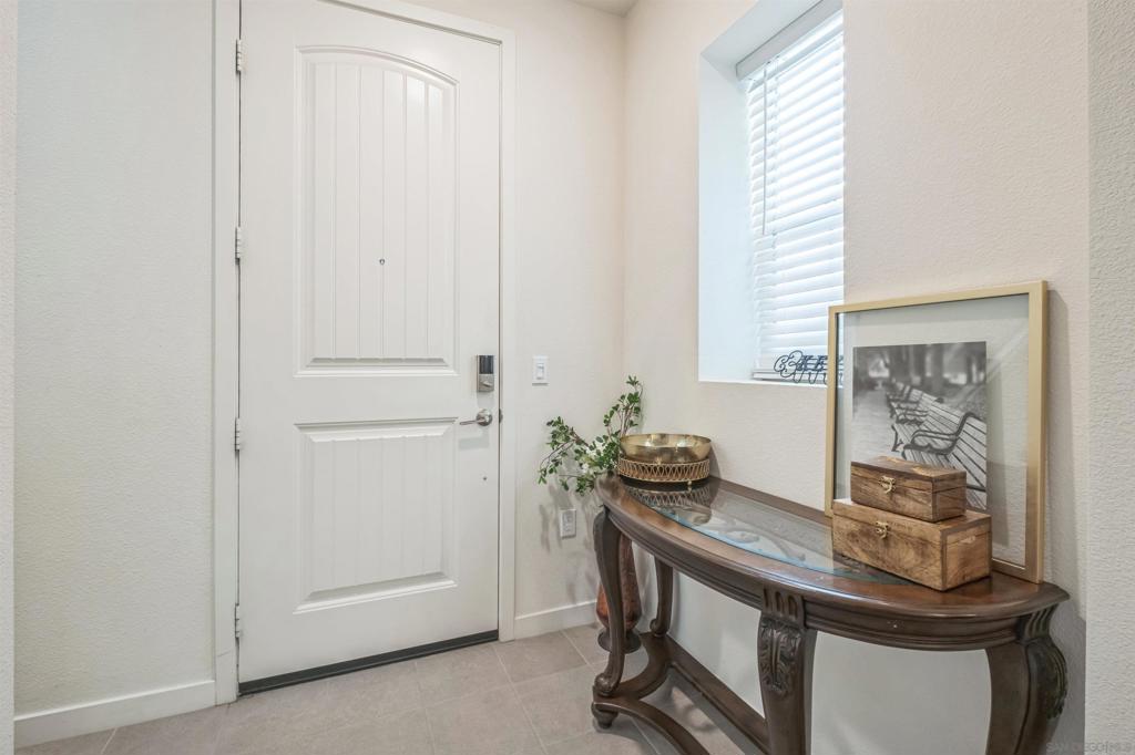 885 Blackstone - photo 7