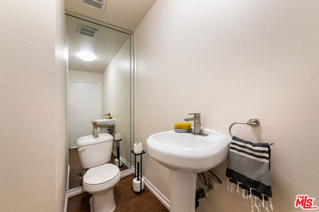 12727 Mitchell Avenue, Los Angeles CA: https://media.crmls.org/mediaz/a36e203c-e202-45f3-b1b4-24812cf69073.jpg