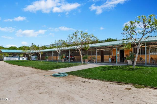 5-web-or-mls-05 - Horse Stables
