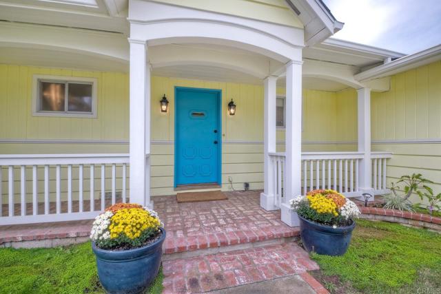 1639 Tamarack Avenue, Carlsbad CA: https://media.crmls.org/mediaz/a36e3aa0-0348-4070-be45-4a2ce99fc60b.jpg