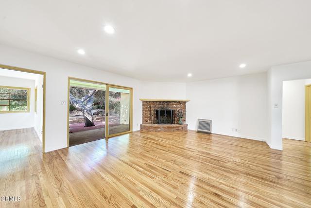 Detail Gallery Image 6 of 23 For 3106 Honolulu Ave, La Crescenta,  CA 91214 - 4 Beds | 2 Baths